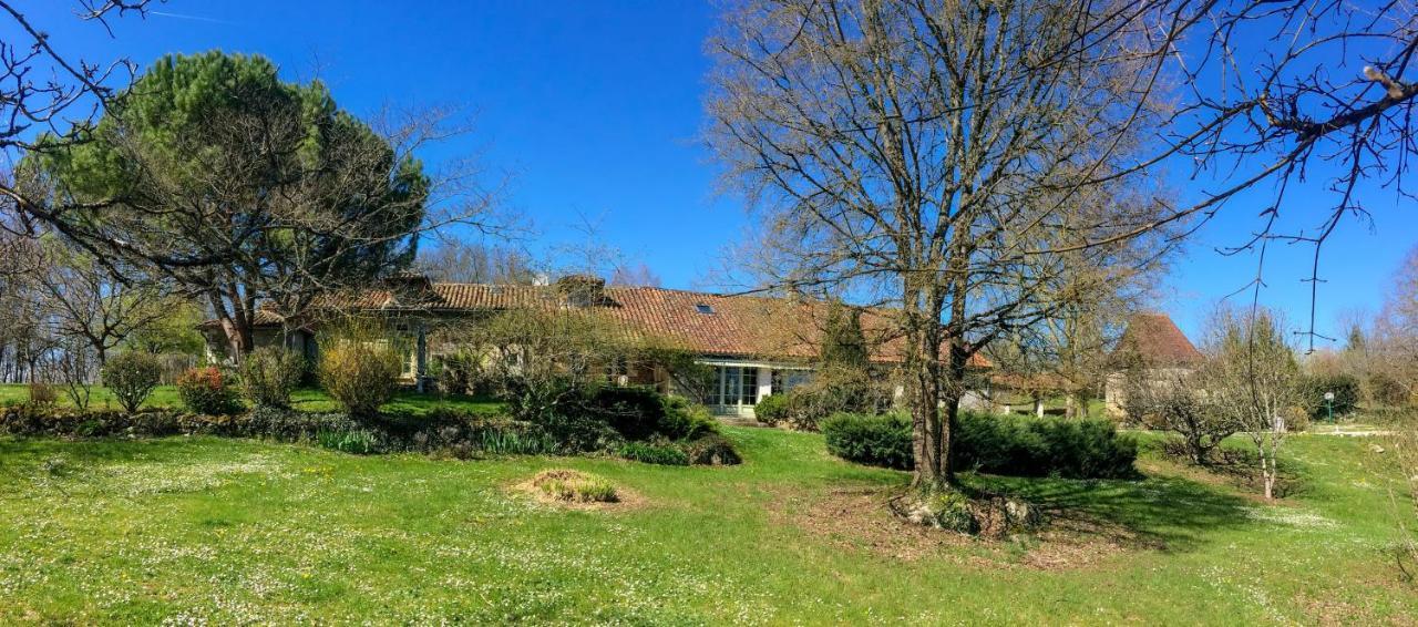 Villa Le Creyssac Saint-Félix-de-Bourdeilles Екстериор снимка