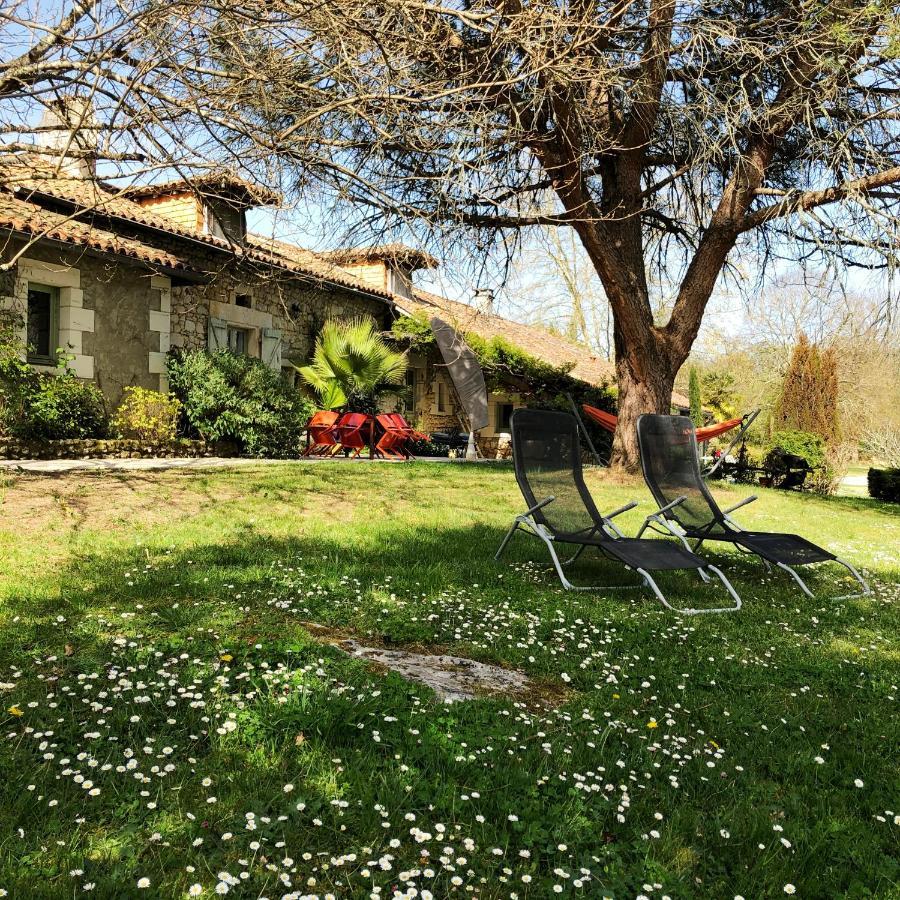 Villa Le Creyssac Saint-Félix-de-Bourdeilles Екстериор снимка